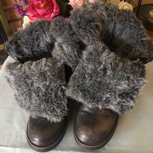 Steve Madden fur lined combat boot size 6.5